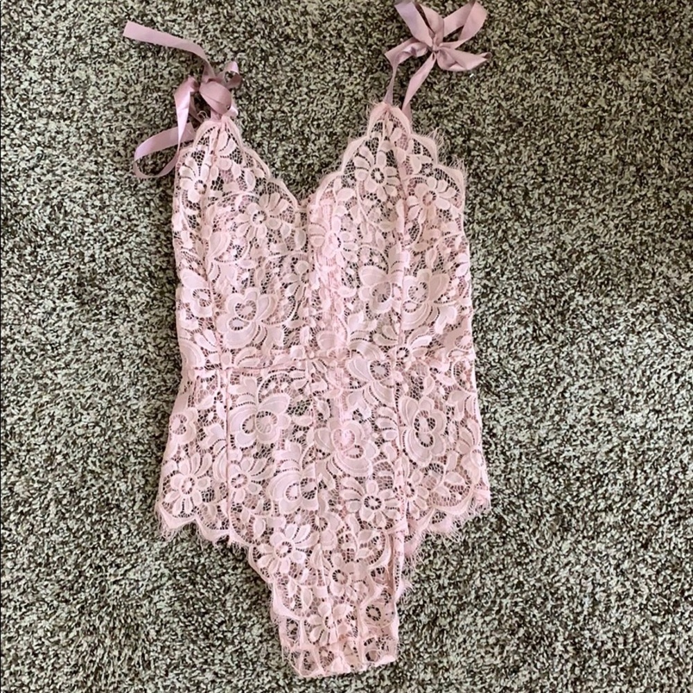 Lace body suit